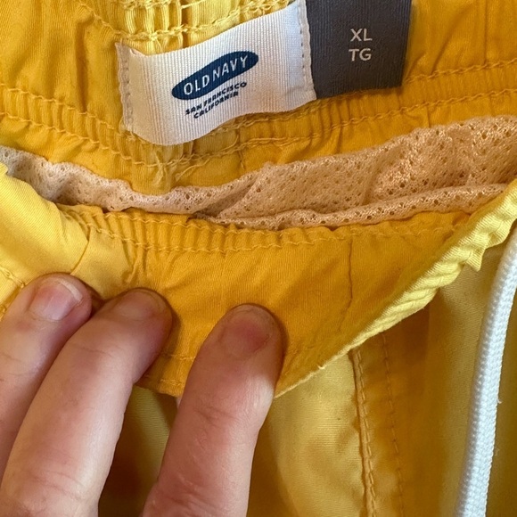 Old Navy Yellow Beach Swim Trunks Quick-Drying Elastic Waist Sz XL - Picture 3 of 6